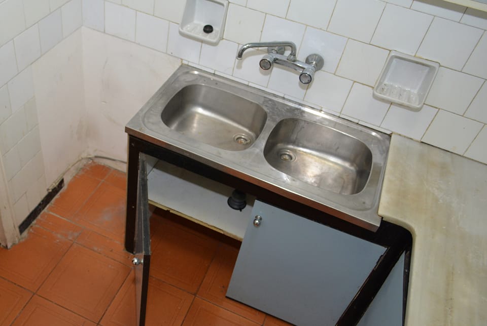 12 bathroom before esparreguera